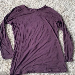 Open back, quarter sleeve lululemon top